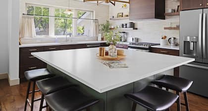 Timeless Comfort: Unwind in Our Remodeled 3 bedroom Retreat