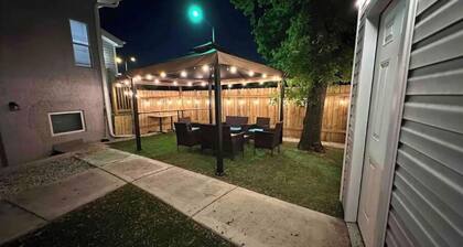 Oak Park 3000 sq ft, sleep 16