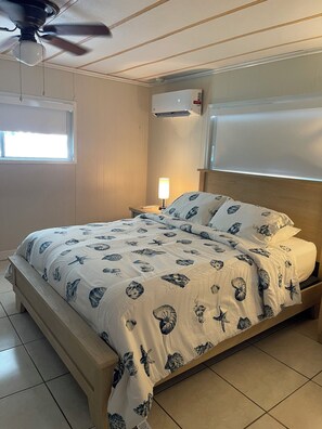 مساحة عمل للكمبيوتر المحمول وواي فاي مجانًا وملاءات أسرّة