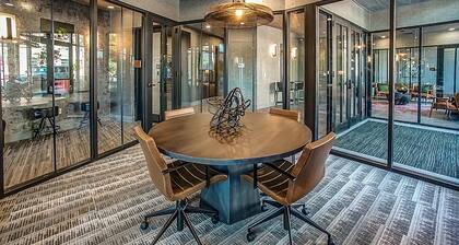 Lux 2BR Apt Downtown at Yale