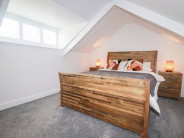 3 bedrooms, individually decorated, individually furnished, free WiFi