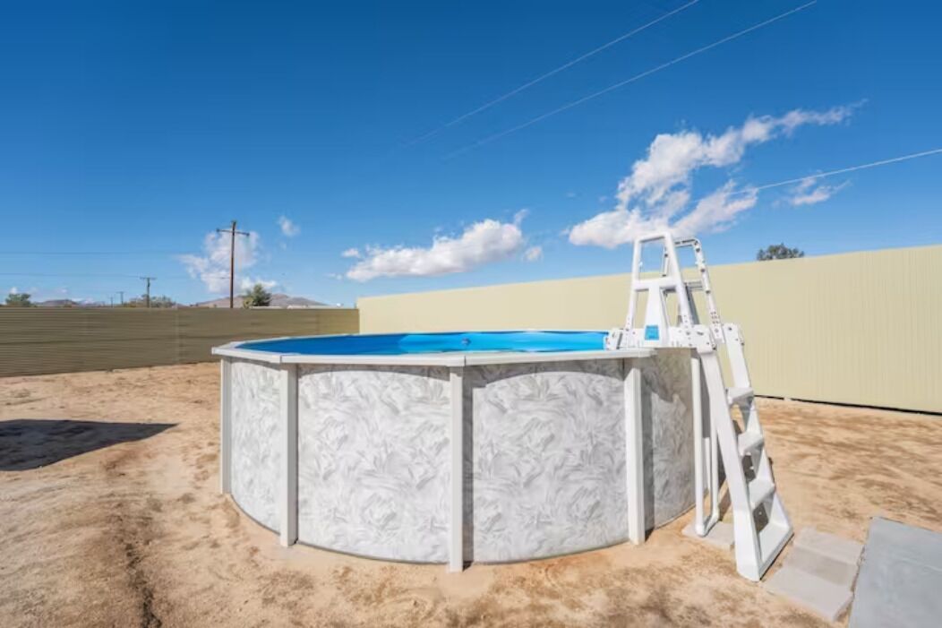 Fenced Yard + Pool + Hot Tub - Desert Dog Hideaway
