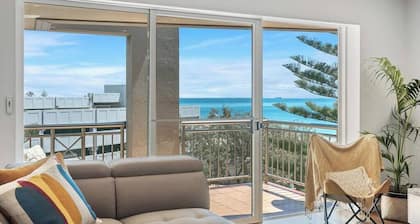 Apartment M401 - coastal style and luxury awaits!
