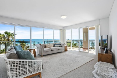 Apartment R306 - ultimate beachfront destination!
