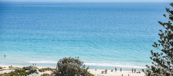 Apartment R306 - ultimate beachfront destination!