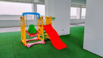 Children’s play area – outdoor