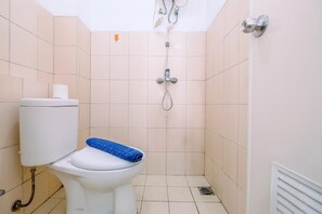Studio | Badrum | Dusch, gratis toalettartiklar och handdukar