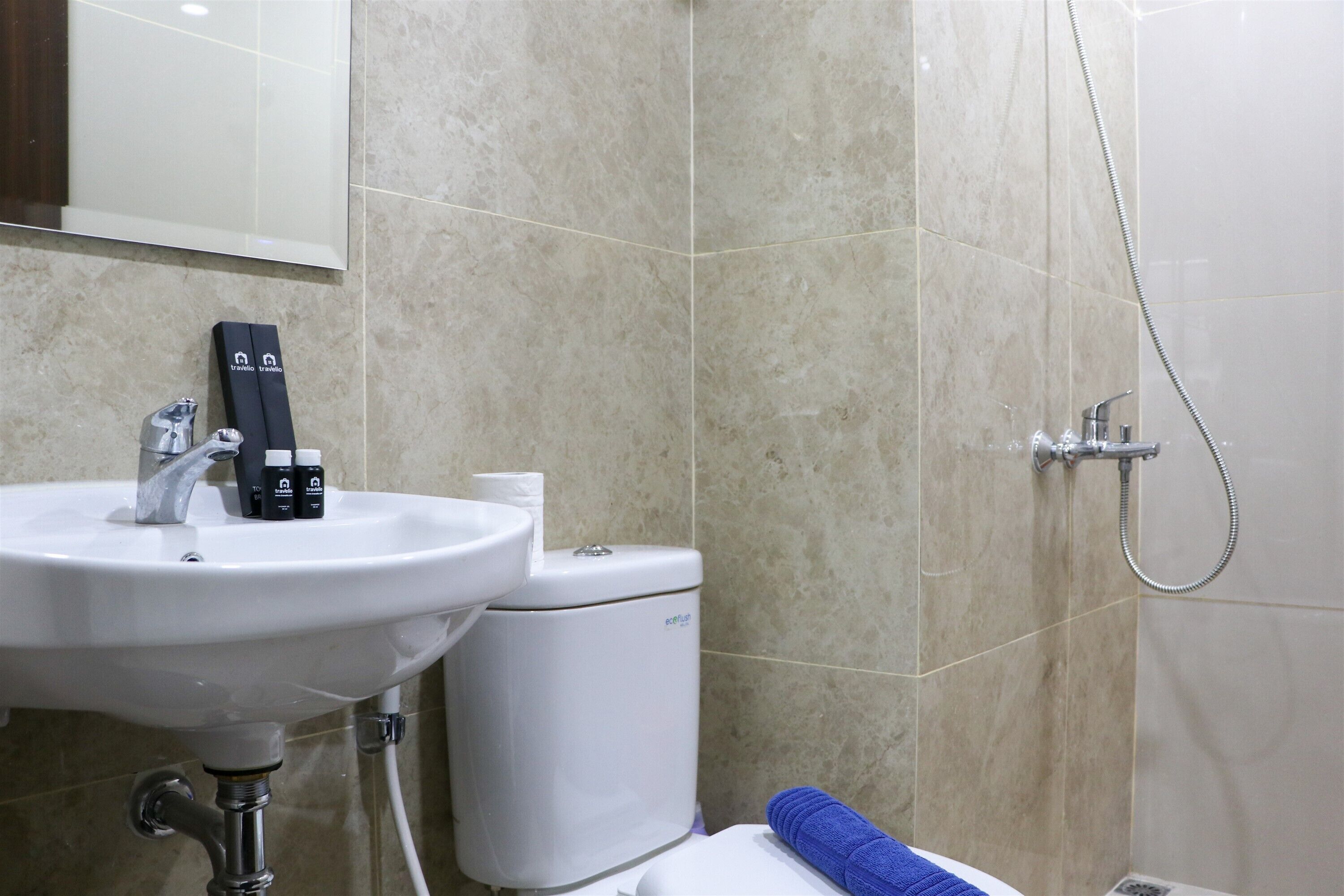 公寓 | 浴室 | 淋浴設備、免費盥洗用品、毛巾