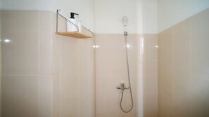 Bathroom - Good Deals And Comfy Studio At Bale Hinggil Apartment (Surabaya)