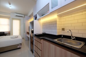 Studio | Interior - Cozy Living And Homey Studio Transpark Cibubur Apartment (Bekasi)