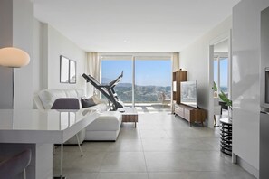 智能电视、办公室