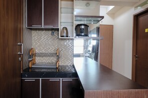 Apartment | Private kitchen | Full-size fridge, stovetop - Spacious 3Br Combined Unit At Pinewood Apartment (Cileunyi)