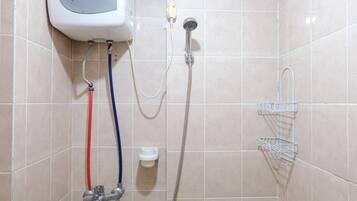 Apartemen | Kamar mandi | Shower, perlengkapan mandi gratis, dan handuk