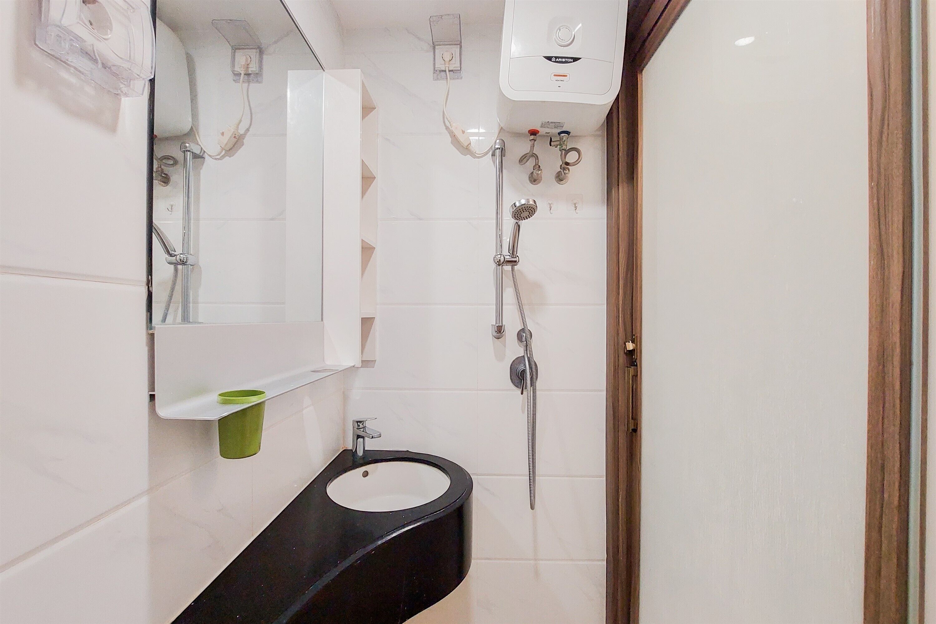 Studio | Bathroom