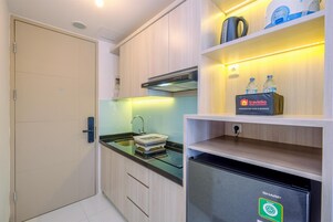 Refrigerador con freezer, placa de cocina