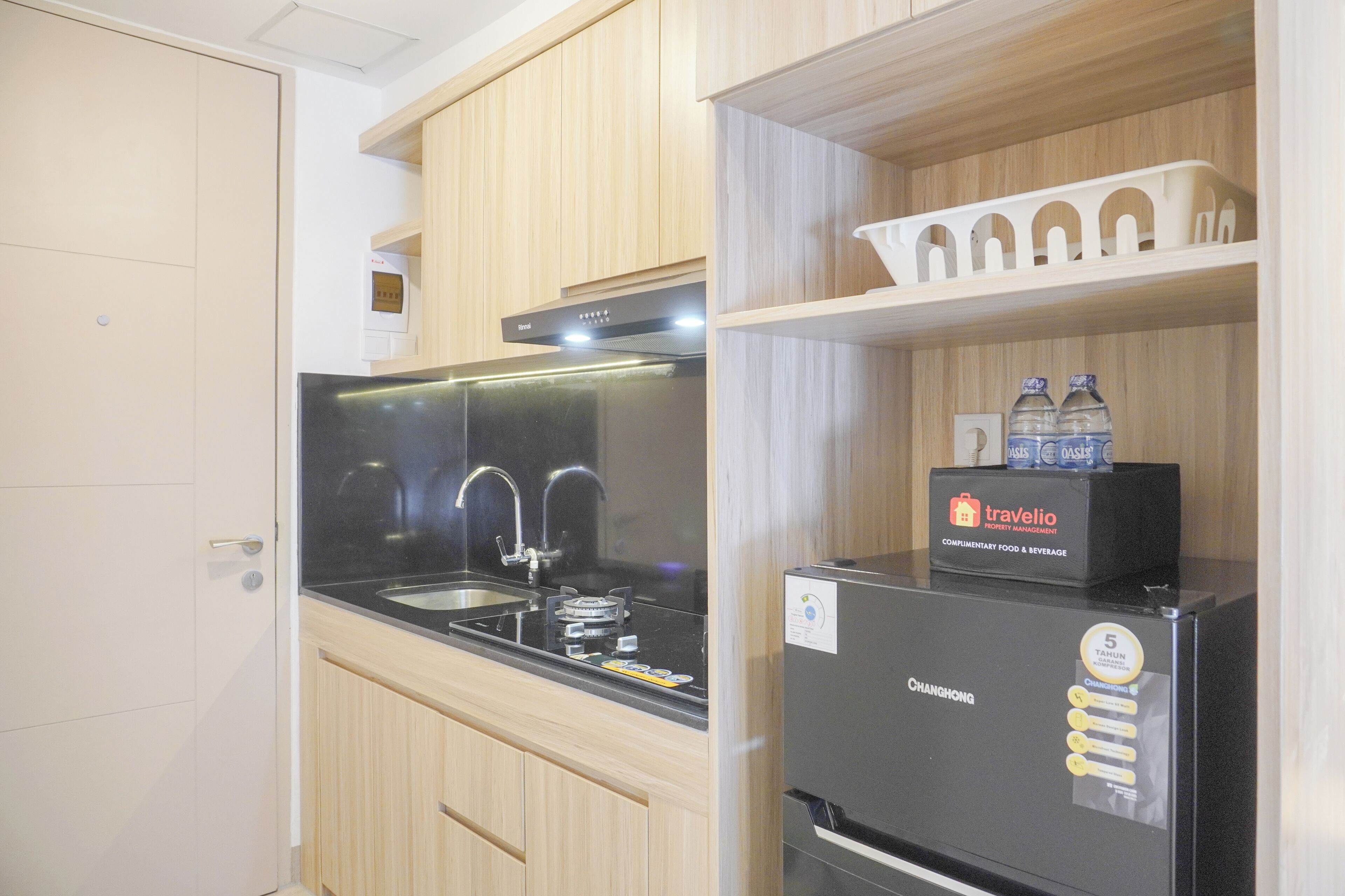 Studio | Yksityinen keittiö | Täysikokoinen jääkaappi, liesi