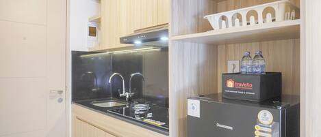 Studio | Yksityinen keittiö | Täysikokoinen jääkaappi, liesi