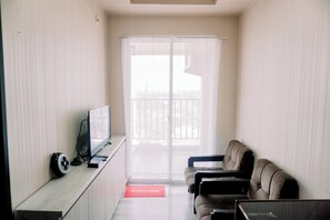 Living area - Great Deal And Homey 1Br Apartment Belmont Residence Puri (Jakarta)