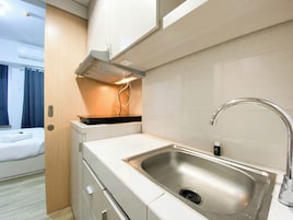 Refrigerador con freezer, placa de cocina