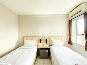 Studio - Cozy Stay Studio Apartment (No Kitchen) At Elvis Tower (Cikarang)