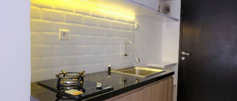 Studio | Yksityinen keittiö | Täysikokoinen jääkaappi, liesi