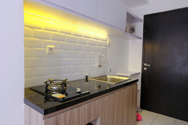 Studio | Eigene Küche | Großer Kühlschrank, Herdplatte