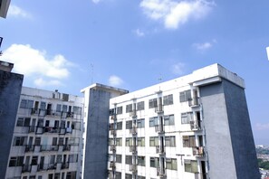 Exterior - Cozy 2Br At Jarrdin Cihampelas Apartment (Bandung)