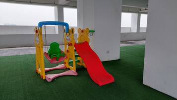 Zona de jocs infantil: a l'aire lliure