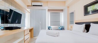 Cozy And Simply Studio Apartment At Urban Heights Residences