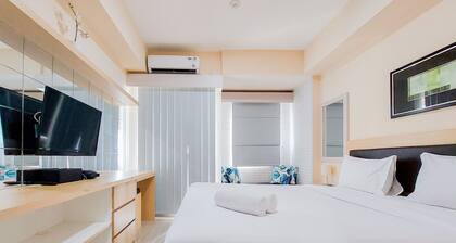 Cozy And Simply Studio Apartment At Urban Heights Residences