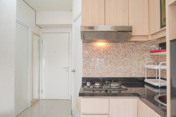 Private kitchen - Good Deal 1Br Green Pramuka City Near Mall Apartment (Jakarta)