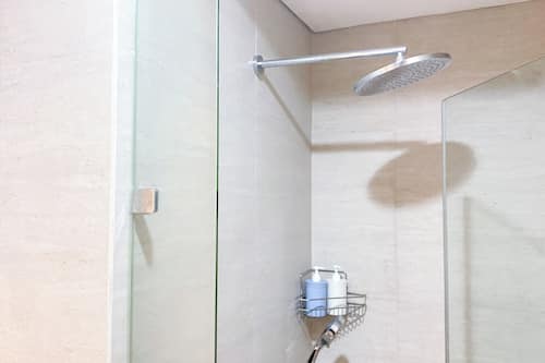 Studio | Bathroom
