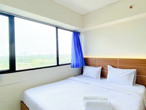 Apartment | 2 bedrooms, free WiFi - Spacious And Comfy 2Br With Extra Room At Meikarta Apartment (Cikarang)