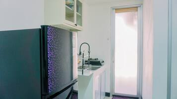 Apartment | Private kitchen | Full-sized fridge, stovetop