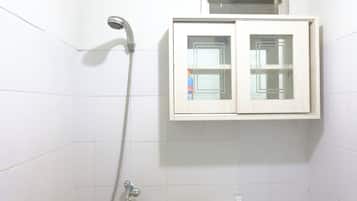 Apartment | Bathroom | Shower, towels