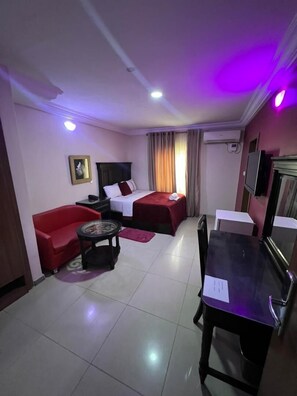 Room - Emperor's PLace Luxury Room (Lagos)