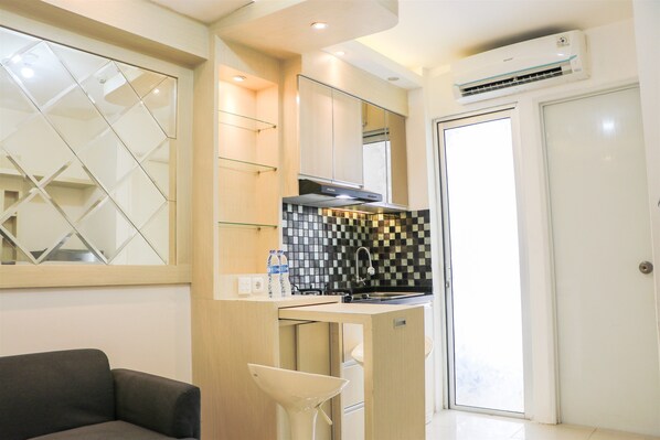 Private kitchen - Comfort And Modern 2Br At Bassura City Apartment (Jakarta)