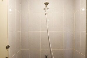 Studio | Bad | Dusj og håndklær