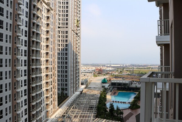 Exterior - Affordable Price And Homey Studio Tokyo Riverside Pik 2 Apartment (Teluknaga)