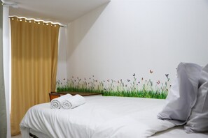 Free WiFi - Affordable Price And Homey Studio Tokyo Riverside Pik 2 Apartment (Teluknaga)
