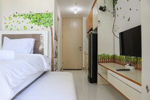 Studio | Free WiFi - Affordable Price And Homey Studio Tokyo Riverside Pik 2 Apartment (Teluknaga)