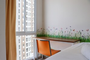 Studio | Living area - Affordable Price And Homey Studio Tokyo Riverside Pik 2 Apartment (Teluknaga)