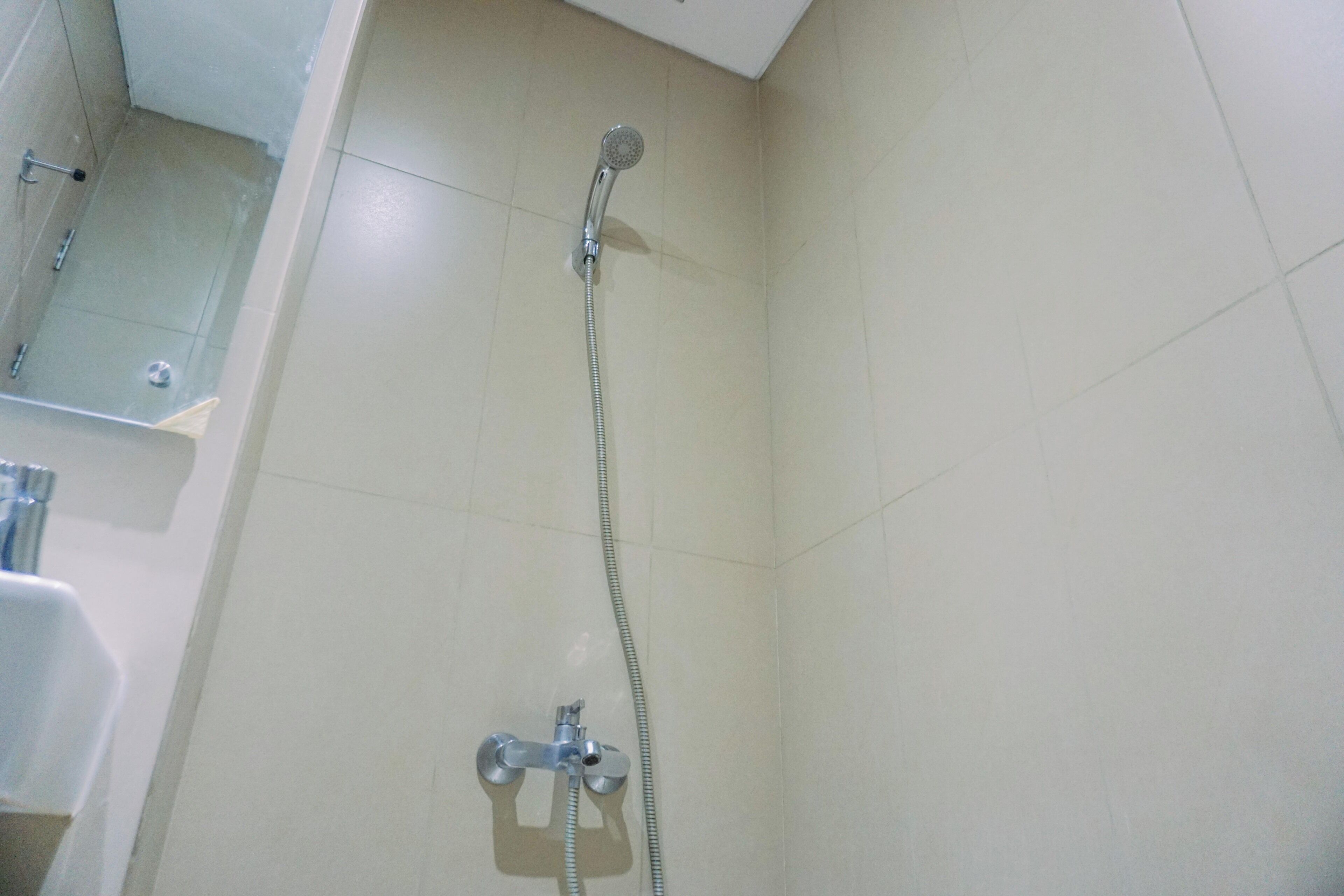 Studio | Bathroom | Shower, towels