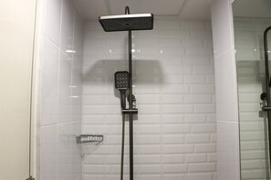 Studio | Badrum | Dusch och handdukar