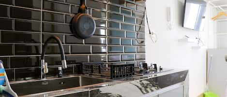 Studio | Private kitchen | Full-size fridge, stovetop