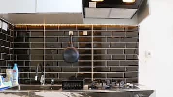 Refrigerador con freezer, placa de cocina