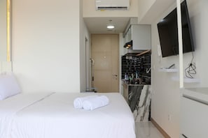 Free WiFi - Best Deal And Comfort Studio Tokyo Riverside Pik 2 Apartment (Teluknaga)