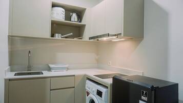 Apartment | Private kitchen | Full-sized fridge, stovetop