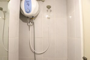 Estúdio | Banheiro | Chuveiro, toalhas de banho