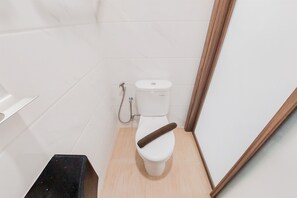 Monolocale | Bagno | Doccia, asciugamani